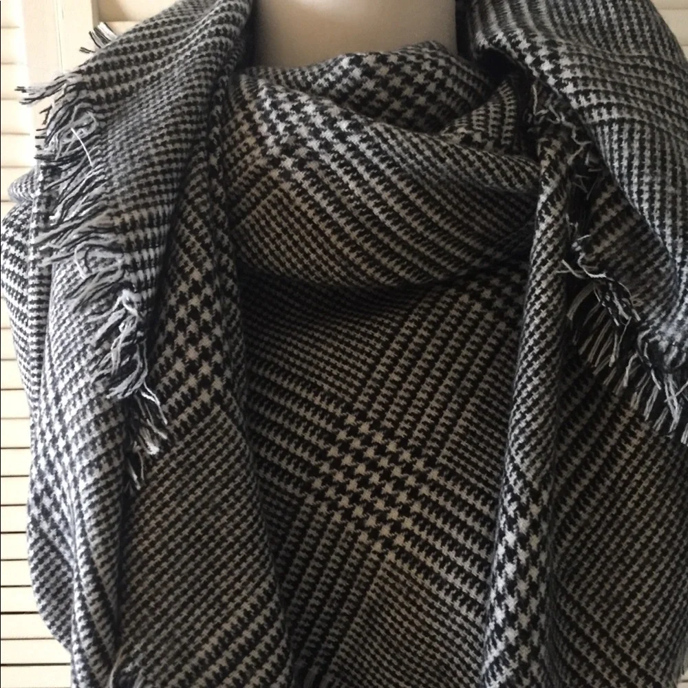 COTTON ON Black & White Large 58x58 Soft Scarf BNWT 💥1 Left💥